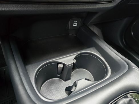 Certified 2025 Honda HR-V LX image 33