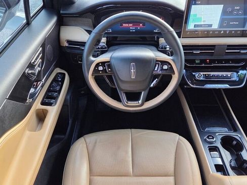 Used 2023 Lincoln Corsair Reserve image 9