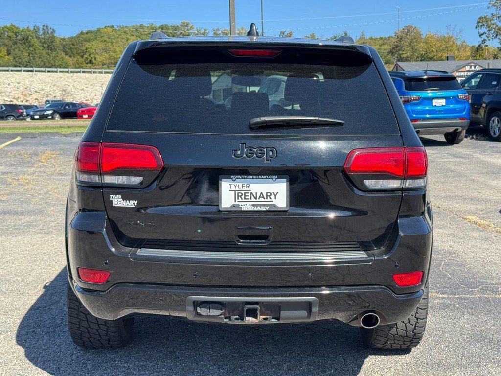 Used 2019 Jeep Grand Cherokee Altitude AWD/4WD image 4