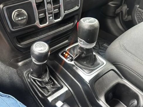 Used 2019 Jeep Wrangler Unlimited Sport S AWD/4WD image 18