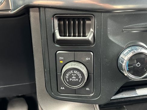 Used 2025 Ford F150 Lariat w/ Equipment Group 501A Mid AWD/4WD image 27