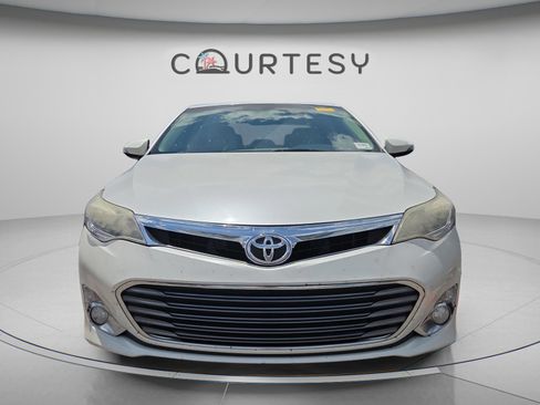 Used 2014 Toyota Avalon XLE Touring FWD image 4
