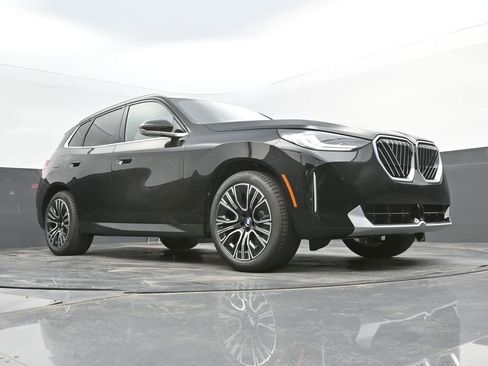 Used 2025 BMW X3 xDrive30i w/ Premium Package image 41