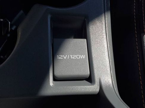 Certified 2024 Subaru Crosstrek 2.5i Limited w/ Crosstrek Mirror Package image 32