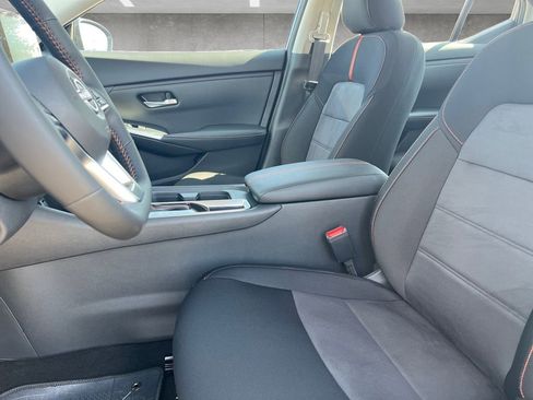 New 2025 Nissan Sentra SR image 19