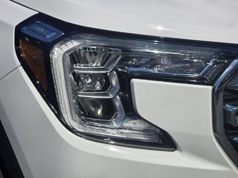 Used 2023 GMC Terrain SLT AWD/4WD image 24