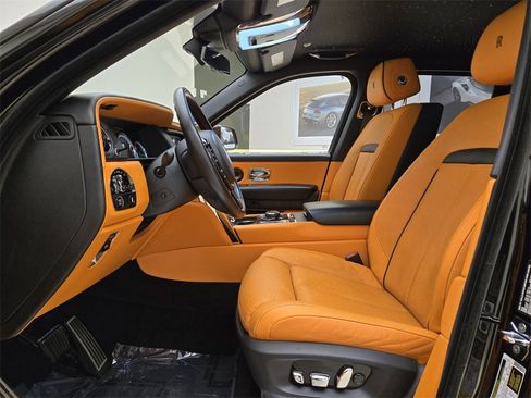 Certified 2022 Rolls-Royce Cullinan w/ Dark Exterior Package image 17