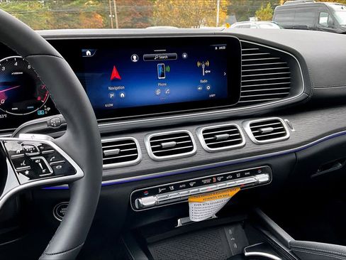 New 2026 Mercedes-Benz GLS 450 4MATIC image 9