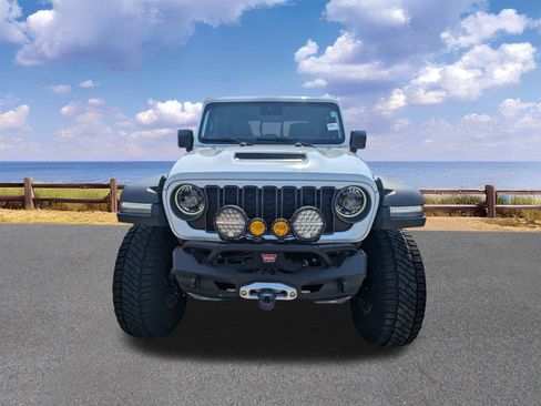 Certified 2025 Jeep Gladiator Mojave w/ Convenience Group AWD/4WD image 11