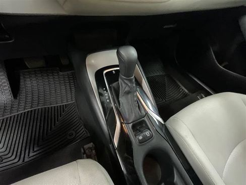 Used 2020 Toyota Corolla LE FWD image 15