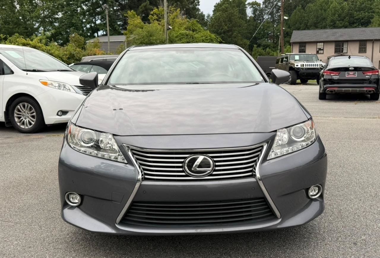 Used 2014 Lexus ES 350 w/ Luxury Package FWD image 2