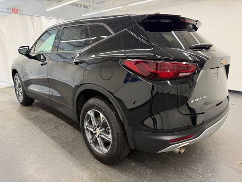 Used 2025 Chevrolet Blazer LT image 3