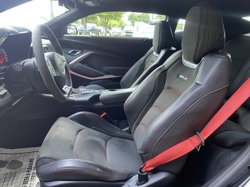 Used 2020 Chevrolet Camaro ZL1 RWD image 33