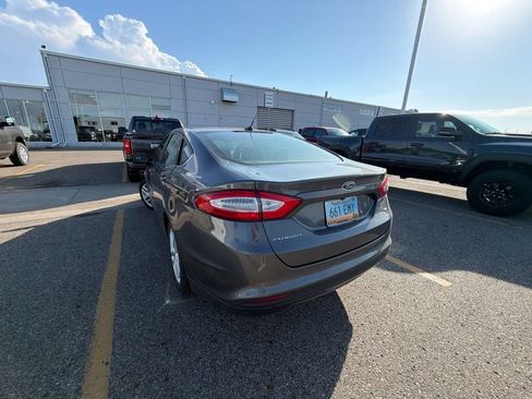 Used 2016 Ford Fusion SE FWD image 5