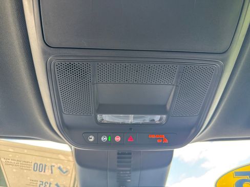 Used 2025 GMC Acadia Elevation FWD image 21
