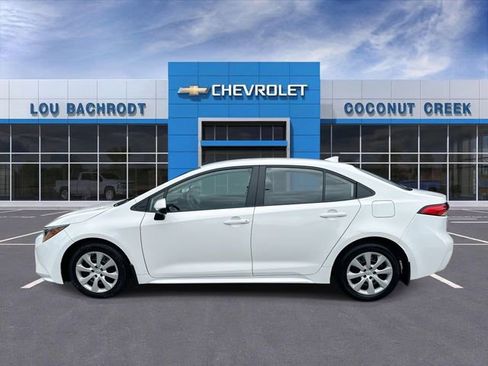 Used 2024 Toyota Corolla LE FWD image 5