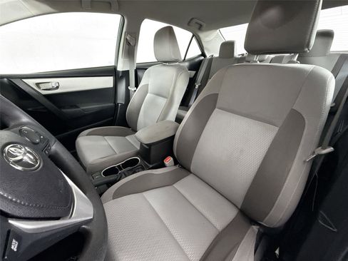 Used 2019 Toyota Corolla L image 3