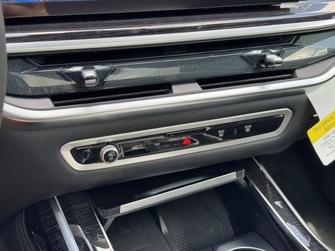 Used 2026 BMW X7 xDrive40i w/ M Sport Package image 11