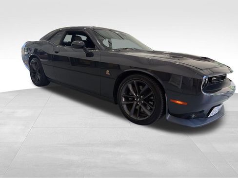 Used 2019 Dodge Challenger R/T Scat Pack w/ Plus Package RWD image 5