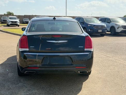 Used 2016 Chrysler 300 Limited w/ Driver Convenience Group AWD/4WD image 6