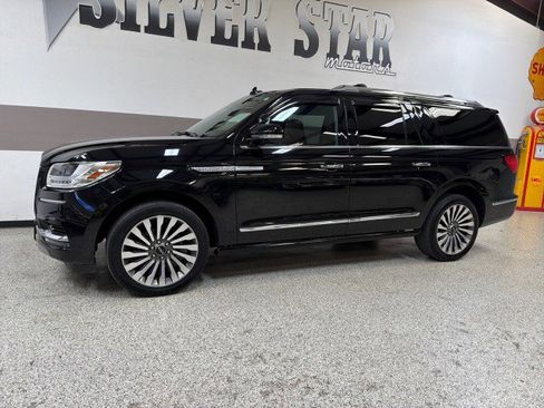 Used 2019 Lincoln Navigator L Reserve image 4