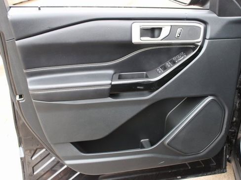 Used 2022 Ford Explorer ST image 22
