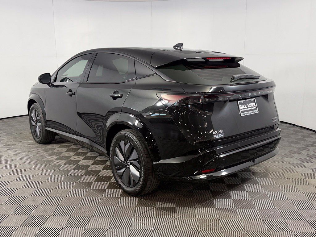Used 2023 Nissan Ariya AWD image 9