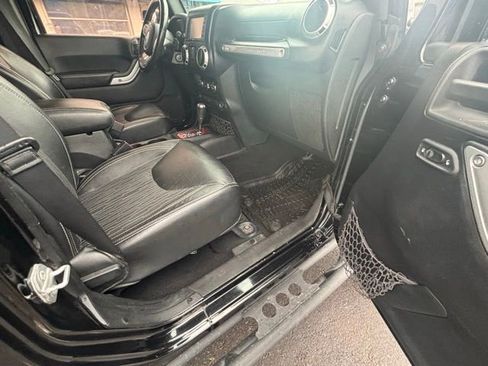Used 2015 Jeep Wrangler Unlimited Sport image 9