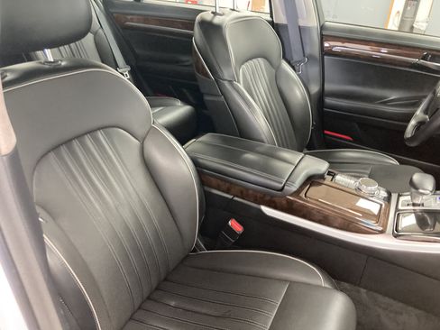 Used 2018 Genesis G90 3.3T Premium AWD/4WD image 21