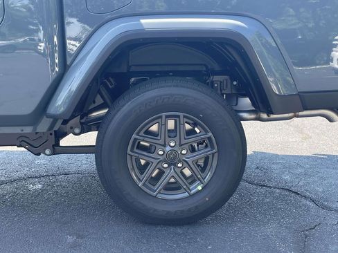 New 2025 Jeep Gladiator Sport image 41