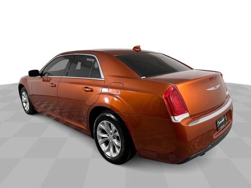Used 2021 Chrysler 300 Touring RWD image 6