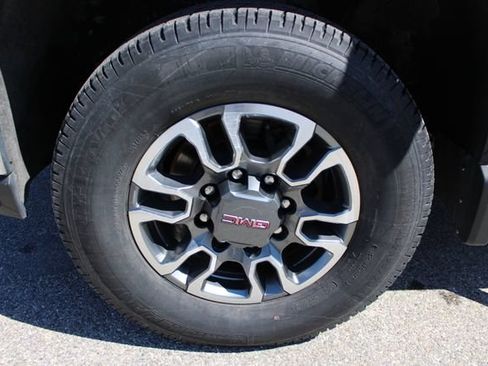 Used 2023 GMC Sierra 2500 SLE w/ SLE Value Package; AWD/4WD image 5