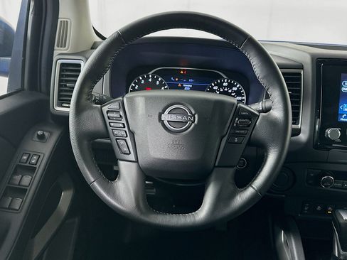 Used 2024 Nissan Frontier SV w/ SV Convenience Package RWD image 17