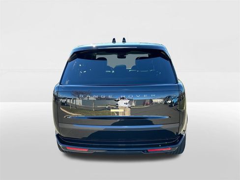 New 2025 Land Rover Range Rover Long Wheelbase SE image 3