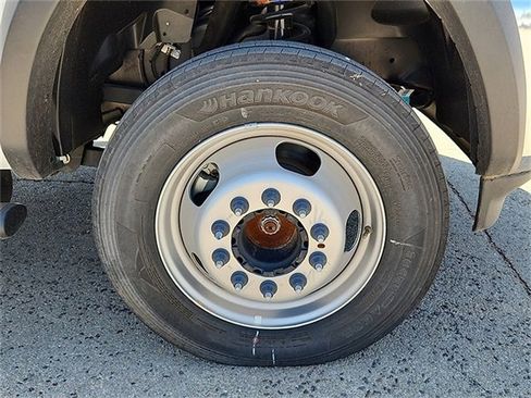 Used 2024 RAM 5500 Tradesman w/ Chrome Appearance Group image 19