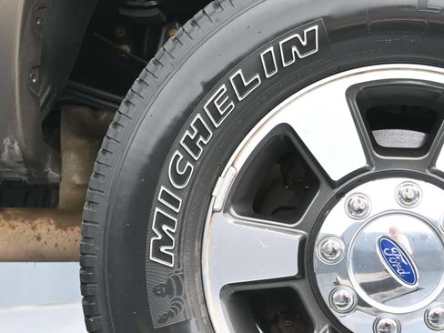 Used 2015 Ford F250 Lariat w/ Lariat Interior Package AWD/4WD image 43