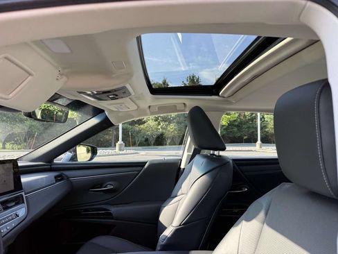 Used 2025 Lexus ES 350 w/ Premium Package FWD image 20