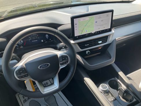 New 2026 Ford Explorer Active RWD image 25
