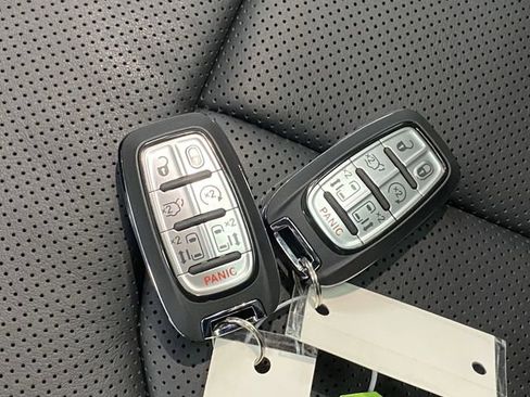 New 2026 Chrysler Pacifica Limited w/ S Appearance Package image 29