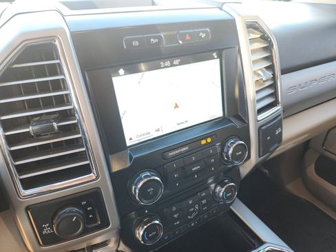 Used 2017 Ford F250 Lariat w/ Chrome Package image 13