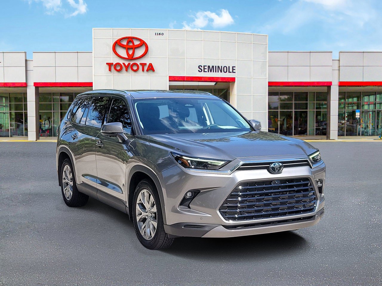 Used 2026 Toyota Grand Highlander FWD image 2