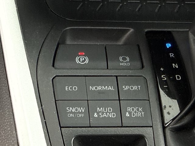 Used 2025 Toyota RAV4 XLE AWD/4WD image 21