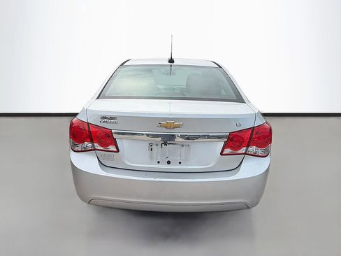 Used 2016 Chevrolet Cruze LT w/ Technology Package FWD image 7