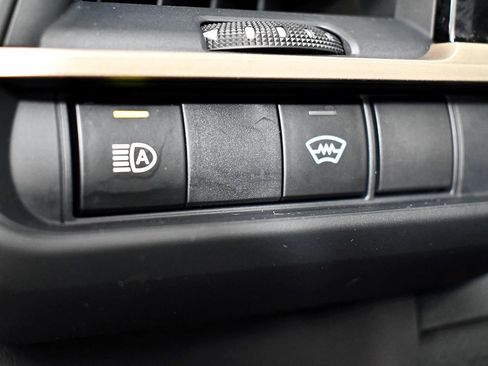 Used 2023 Toyota Crown Platinum image 22