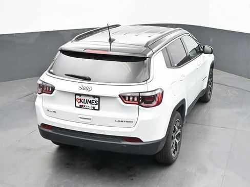 Used 2025 Jeep Compass Limited AWD/4WD image 33