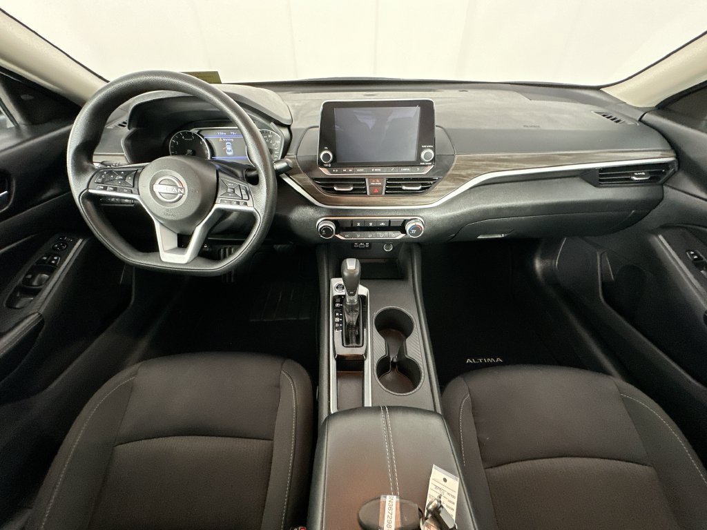 Used 2025 Nissan Altima 2.5 SV FWD image 10