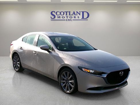 Used 2025 MAZDA MAZDA3 s FWD image 4