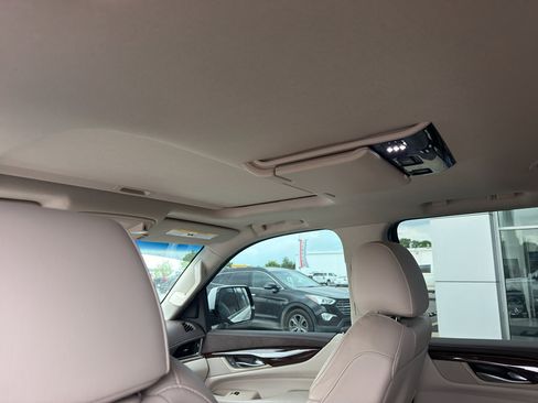 Used 2017 Cadillac Escalade Premium Luxury w/ LPO, Radiant Package AWD/4WD image 9