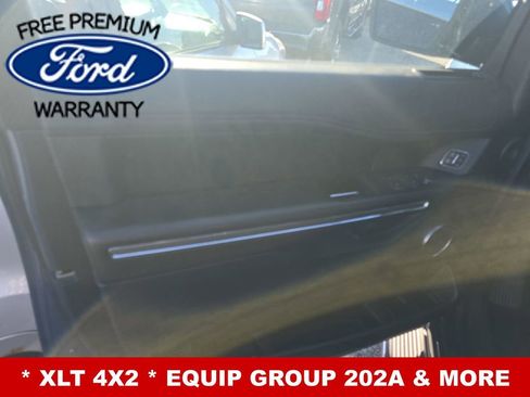 Used 2020 Ford Expedition XLT w/ Equipment Group 202A image 11