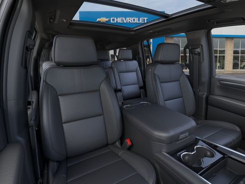 New 2026 Chevrolet Suburban RST w/ Comfort Package AWD/4WD image 16